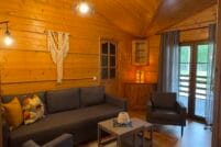 Domek bungalowy salon.